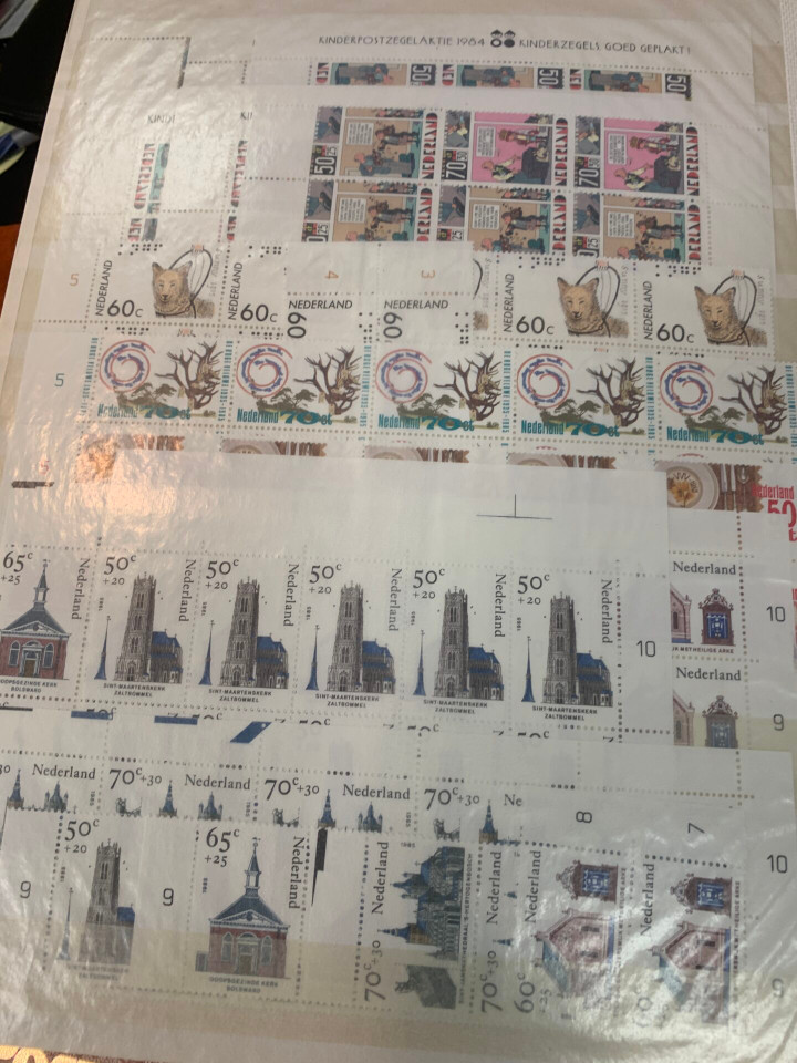 NETHERLANDS – EXPANSIVE SELECTION IN 4 STOCK BOOKS – 426122