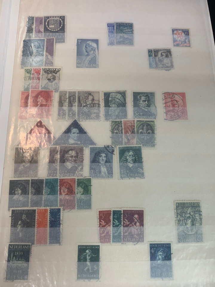 NETHERLANDS – EXPANSIVE SELECTION IN 4 STOCK BOOKS – 426122