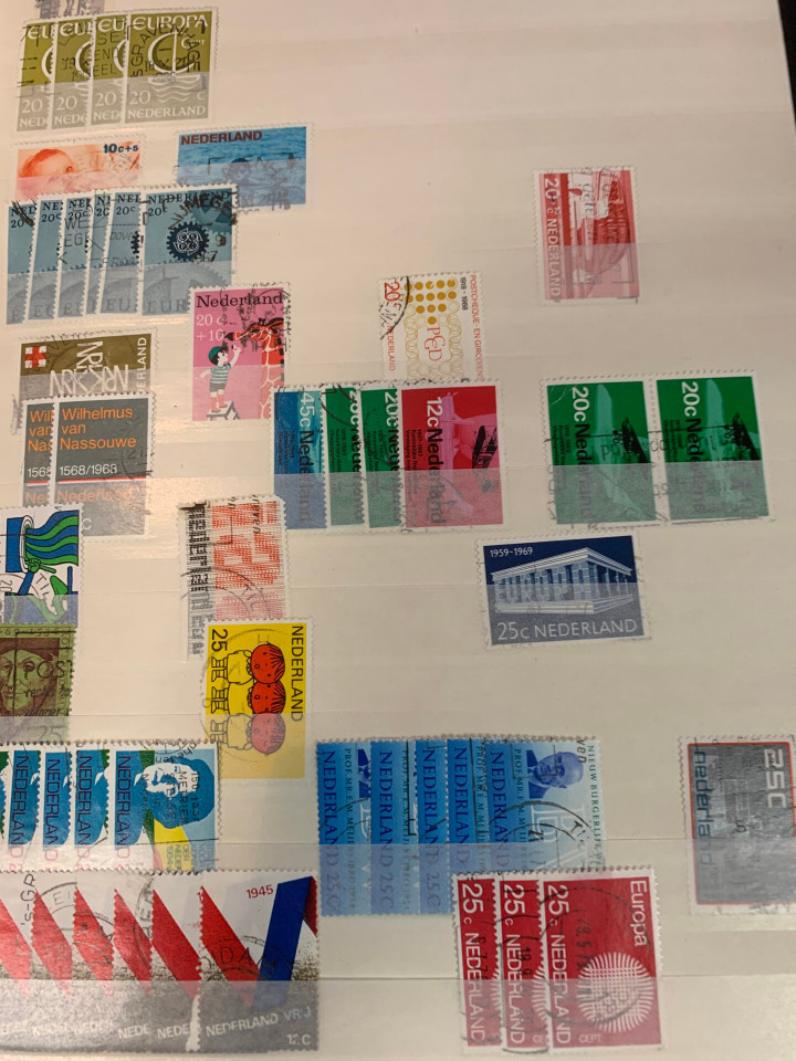 NETHERLANDS – EXPANSIVE SELECTION IN 4 STOCK BOOKS – 426122