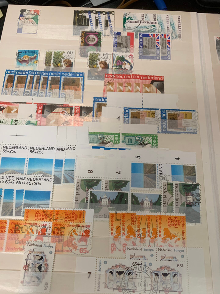 NETHERLANDS – EXPANSIVE SELECTION IN 4 STOCK BOOKS – 426122