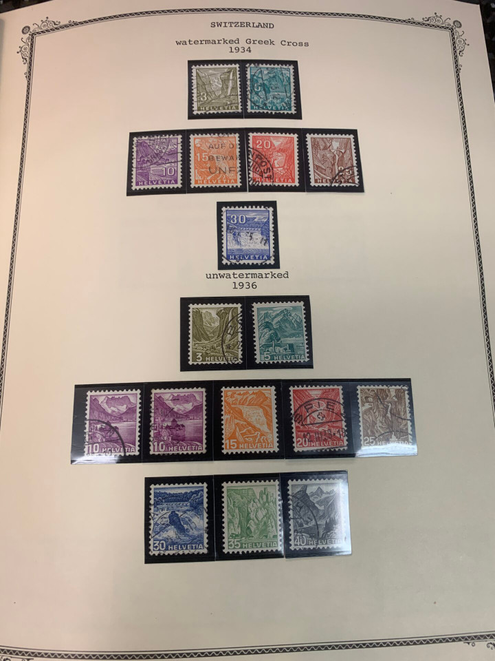 SWITZERLAND – COLLECTION IN A PAIR OF SCOTT SPECIALTY ALBUMS – 426029