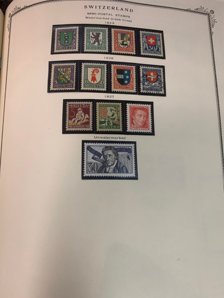 SWITZERLAND – COLLECTION IN A PAIR OF SCOTT SPECIALTY ALBUMS – 426029