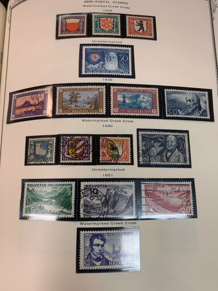 SWITZERLAND – COLLECTION IN A PAIR OF SCOTT SPECIALTY ALBUMS – 426029