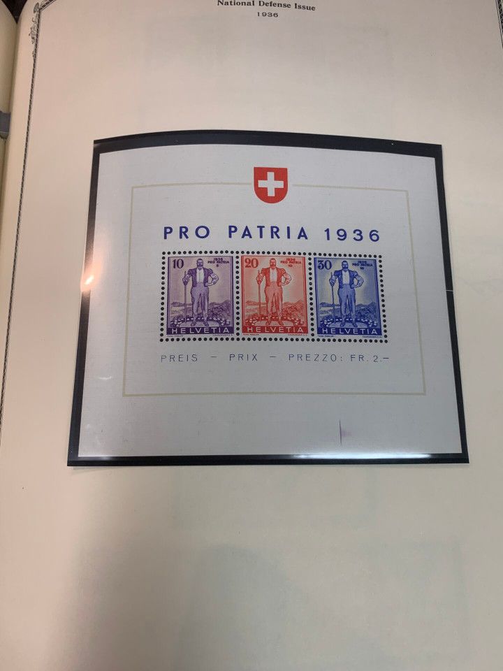 SWITZERLAND – COLLECTION IN A PAIR OF SCOTT SPECIALTY ALBUMS – 426029
