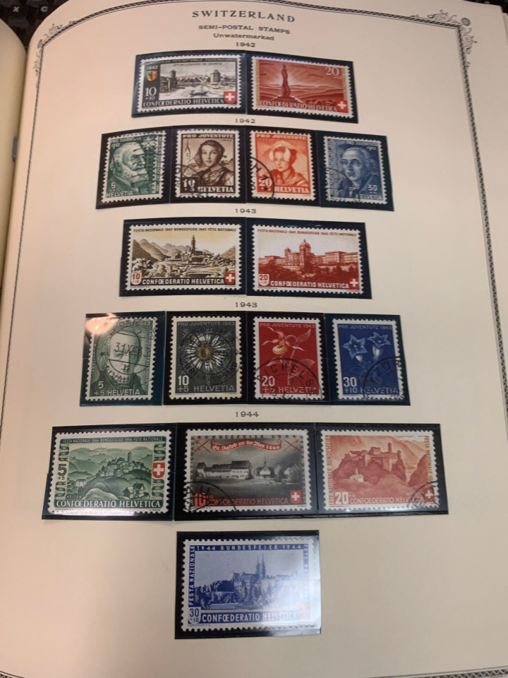 SWITZERLAND – COLLECTION IN A PAIR OF SCOTT SPECIALTY ALBUMS – 426029