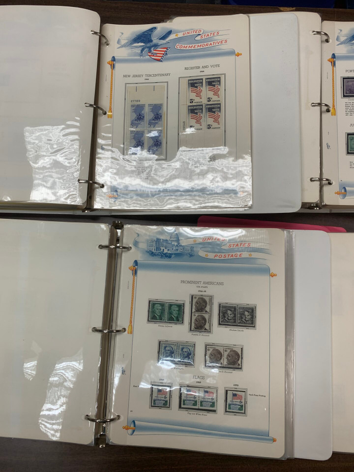 UNITED STATES MINT COLLECTION IN 16 VOLUMES – 426045