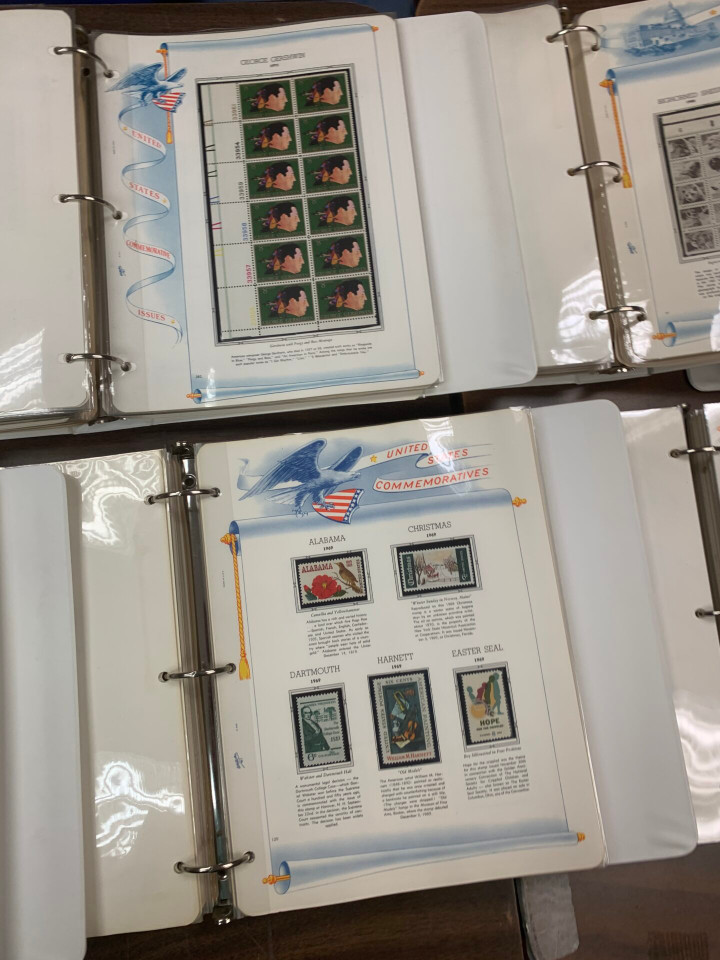 UNITED STATES MINT COLLECTION IN 16 VOLUMES – 426045