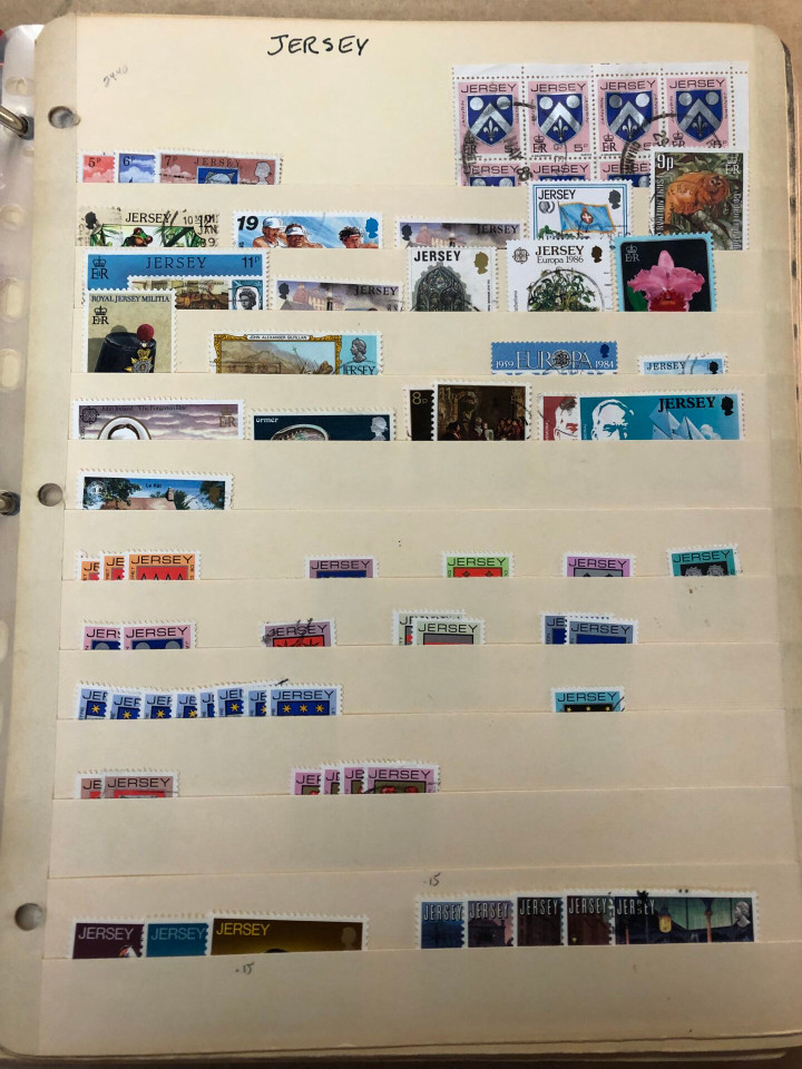 INTERNATIONAL SELECTION IN THREE MASSIVE VOLUMES – 425970