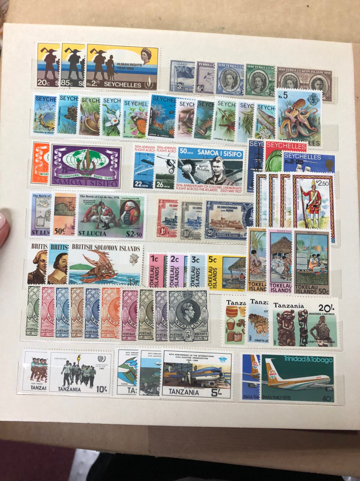 INTERNATIONAL SELECTION IN 7 STOCK BOOKS – 425971