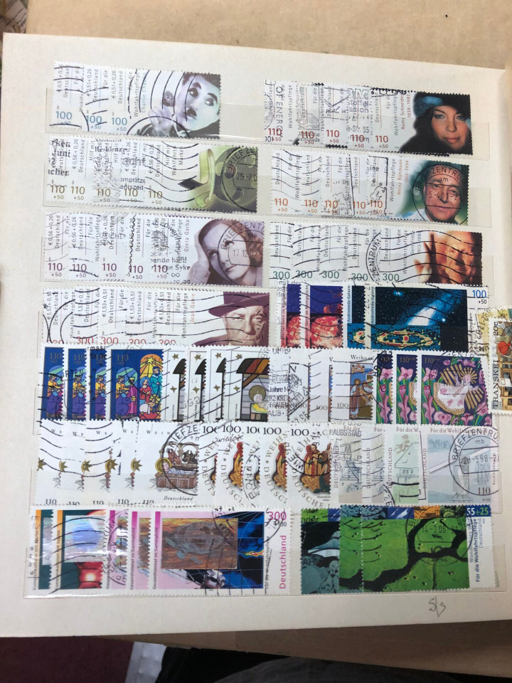 INTERNATIONAL SELECTION IN 7 STOCK BOOKS – 425971