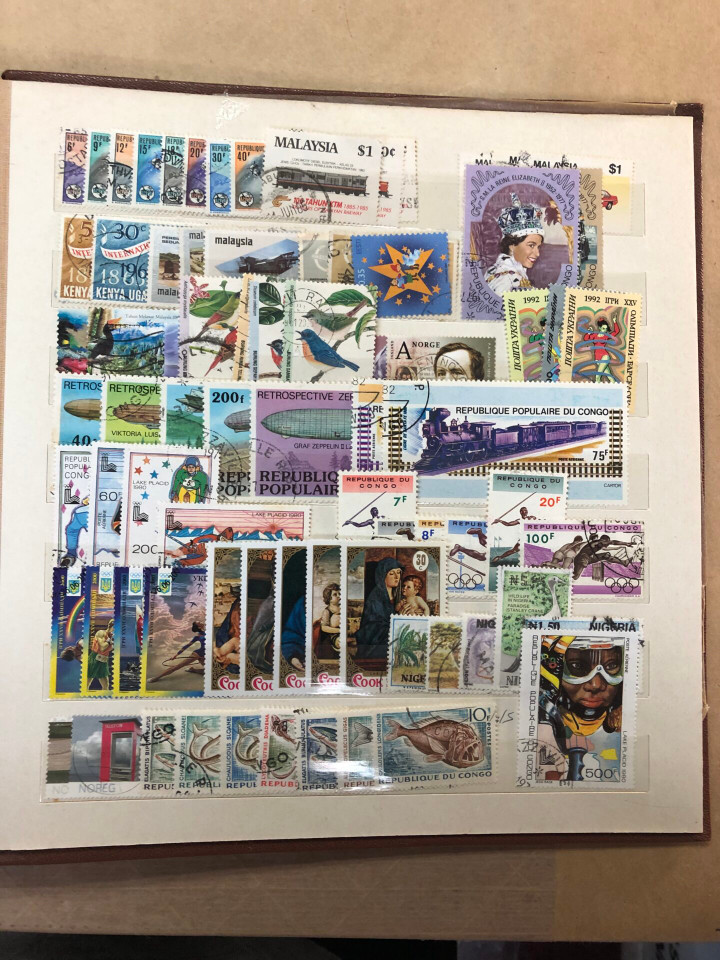 INTERNATIONAL SELECTION IN 7 STOCK BOOKS – 425971