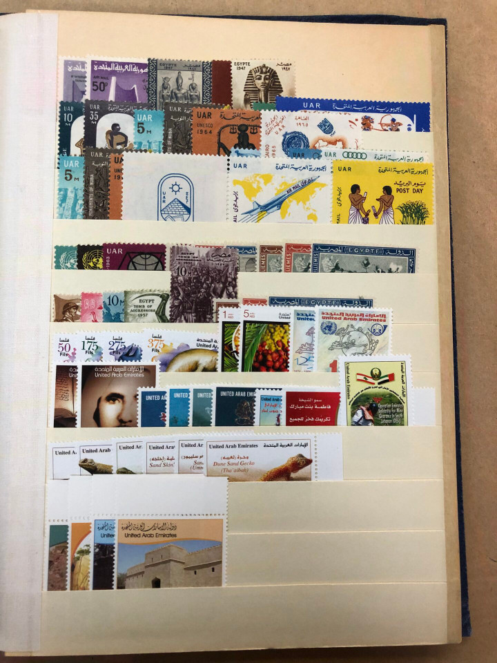 INTERNATIONAL SELECTION IN 7 STOCK BOOKS – 425971