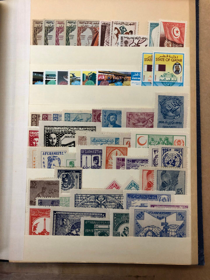 INTERNATIONAL SELECTION IN 7 STOCK BOOKS – 425971