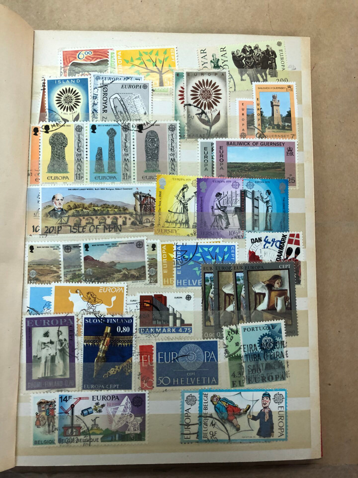 INTERNATIONAL SELECTION IN 7 STOCK BOOKS – 425971