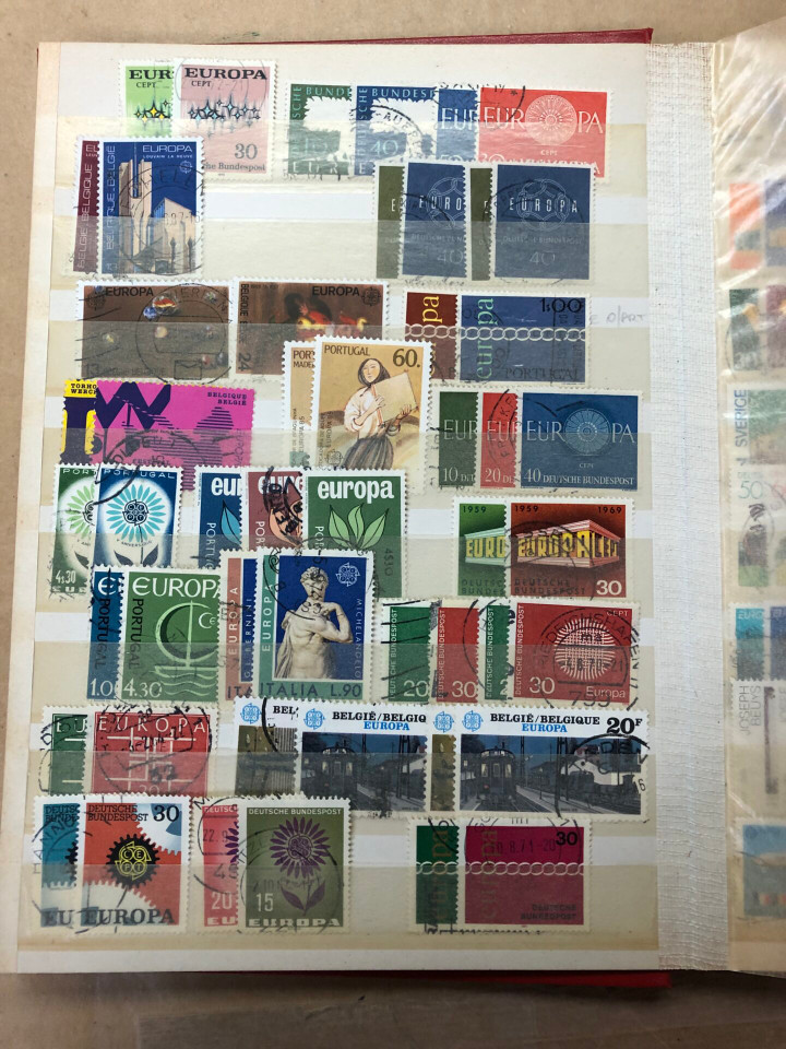 INTERNATIONAL SELECTION IN 7 STOCK BOOKS – 425971