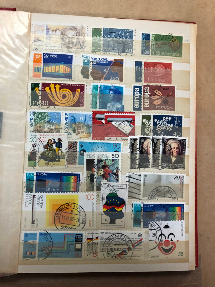 INTERNATIONAL SELECTION IN 7 STOCK BOOKS – 425971