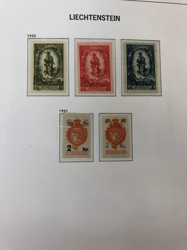 LIECHTENSTEIN – SOLID COLLECTION IN PAIR OF HINGELESS DAVO ALBUMS – 425973