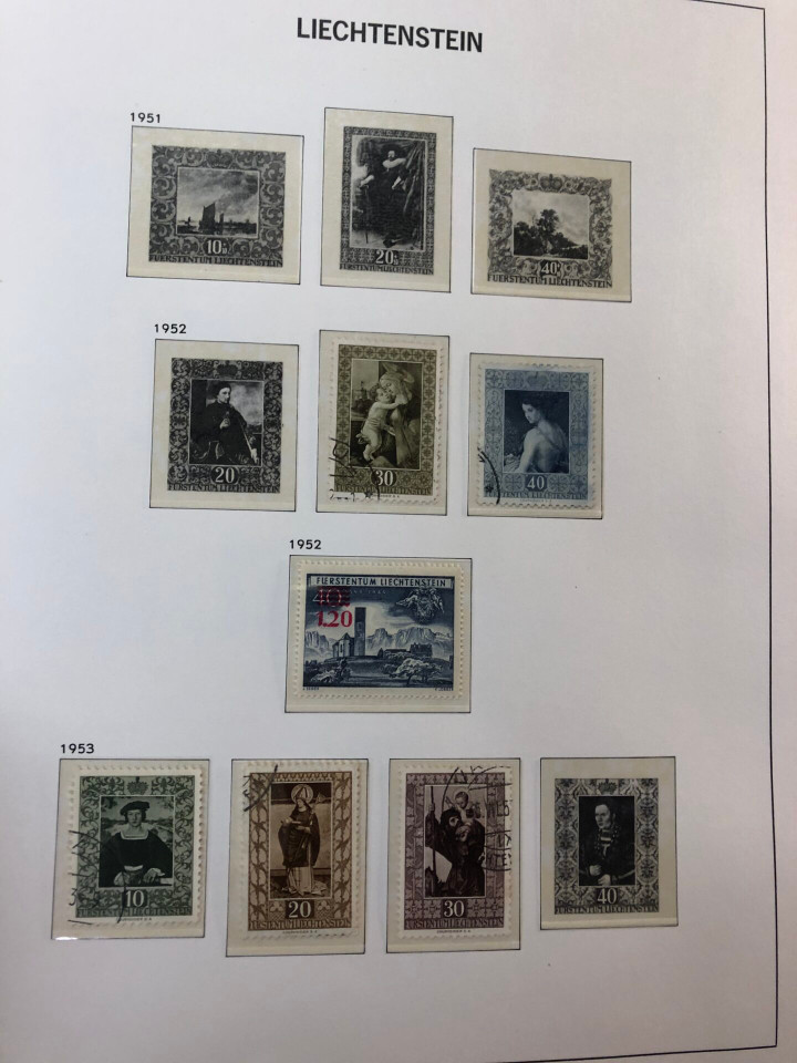 LIECHTENSTEIN – SOLID COLLECTION IN PAIR OF HINGELESS DAVO ALBUMS – 425973