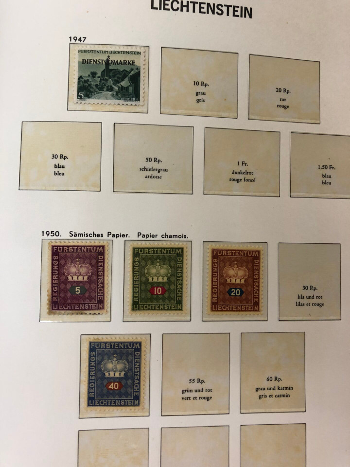 LIECHTENSTEIN – SOLID COLLECTION IN PAIR OF HINGELESS DAVO ALBUMS – 425973