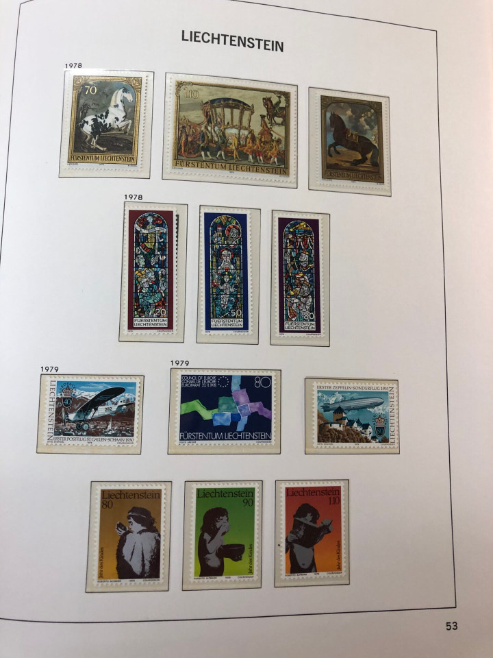 LIECHTENSTEIN – SOLID COLLECTION IN PAIR OF HINGELESS DAVO ALBUMS – 425973