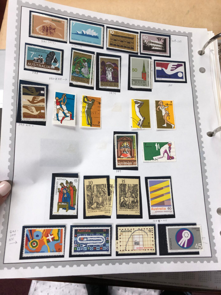 INTERNATIONAL COLLECTION – ANTIGUA TO BURUNDI – 426346