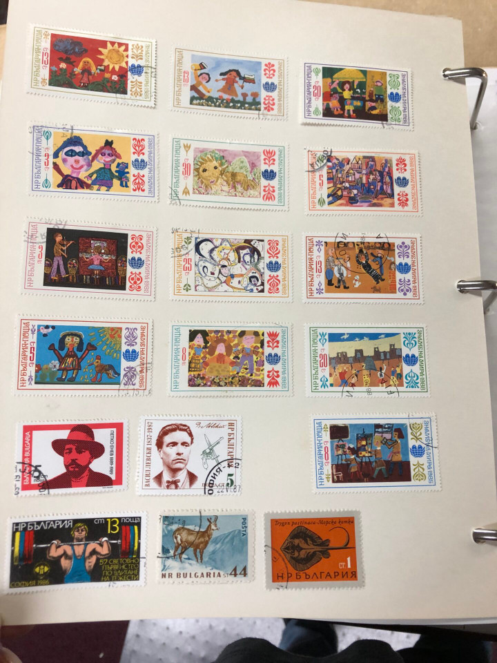 INTERNATIONAL COLLECTION – ANTIGUA TO BURUNDI – 426346