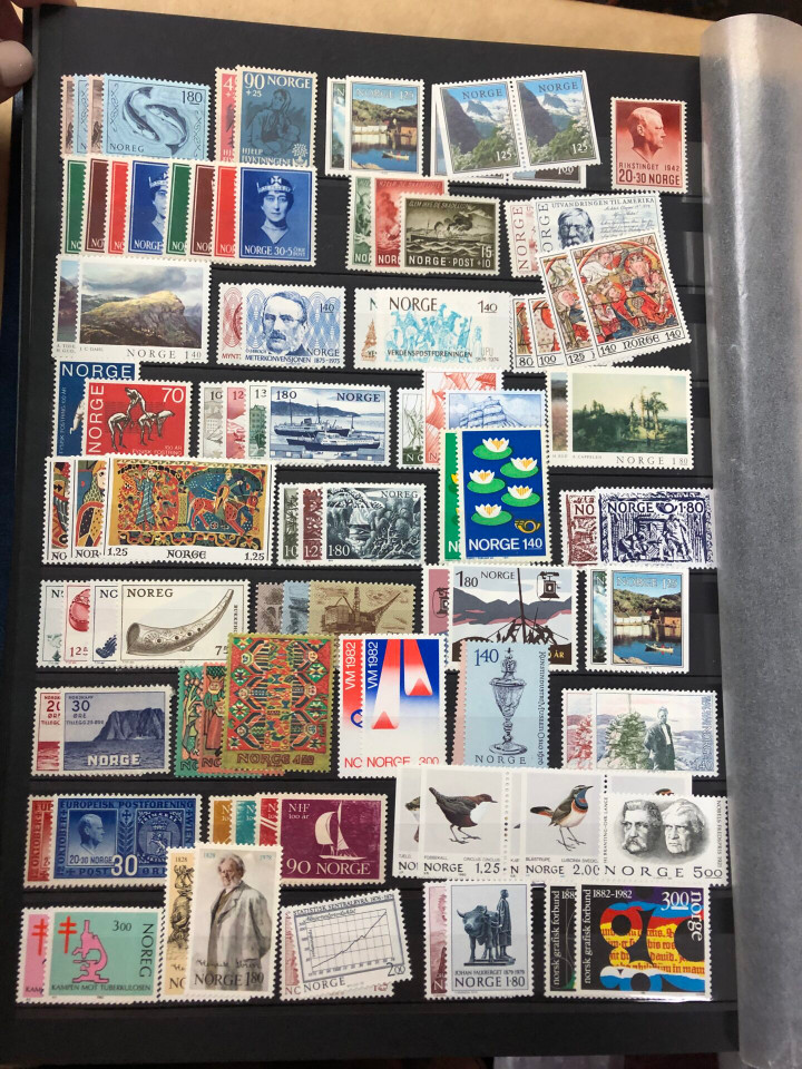 MODERN MINT INTERNATIONAL SELECTION – COMPLETE MINT SETS – 426371