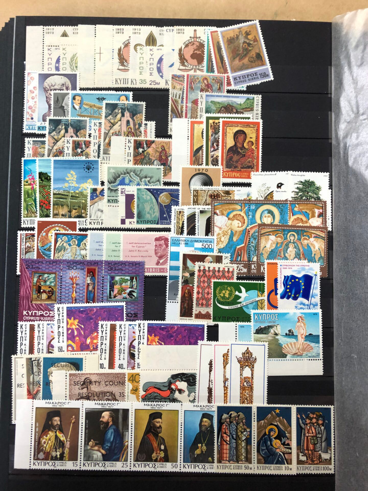 MODERN MINT INTERNATIONAL SELECTION – COMPLETE MINT SETS – 426371