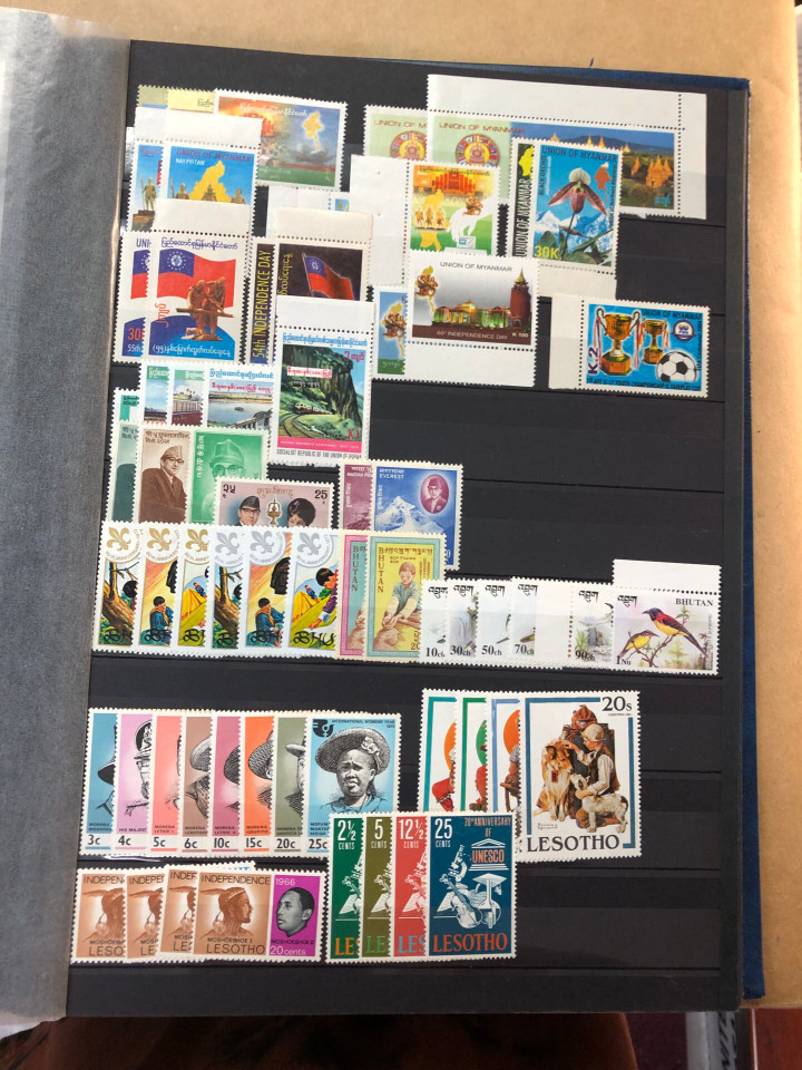 MODERN MINT INTERNATIONAL SELECTION – COMPLETE MINT SETS – 426371