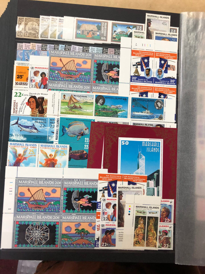 MODERN MINT INTERNATIONAL SELECTION – COMPLETE MINT SETS – 426371