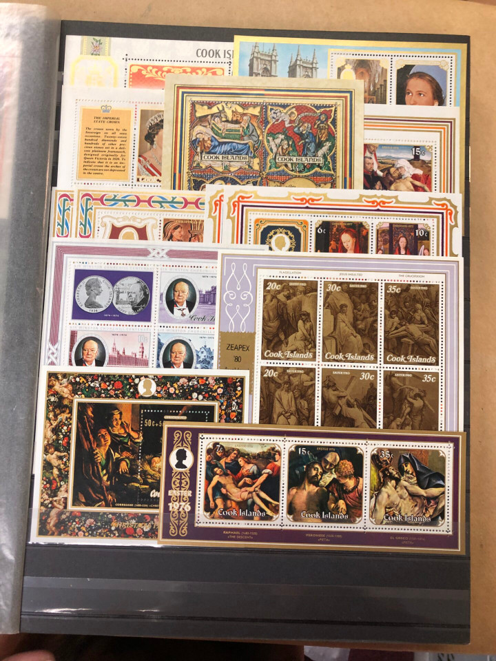 SELECTION OF MINT INTERNATIONAL SOUVENIR SHEETS – 426376