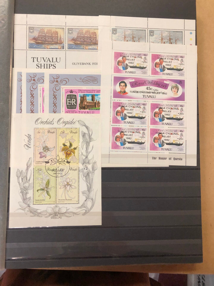 SELECTION OF MINT INTERNATIONAL SOUVENIR SHEETS – 426376