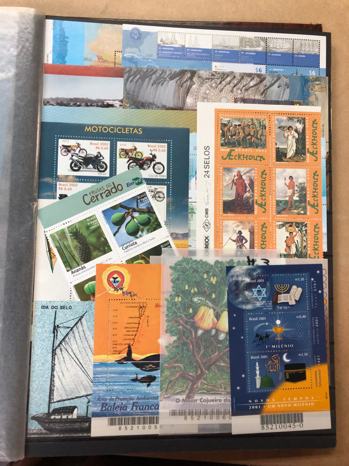 SELECTION OF MINT INTERNATIONAL SOUVENIR SHEETS – 426376