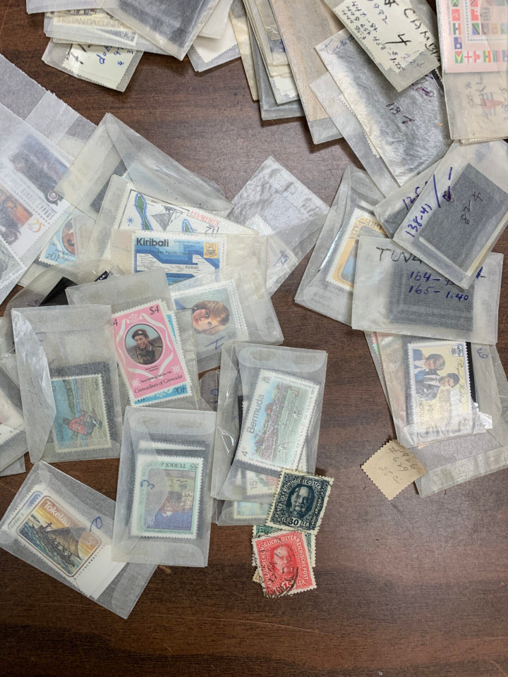 INTERNATIONAL MIX – Couple Thousand Issues, Very Low Duplication, Commonwealth Focus – 426655