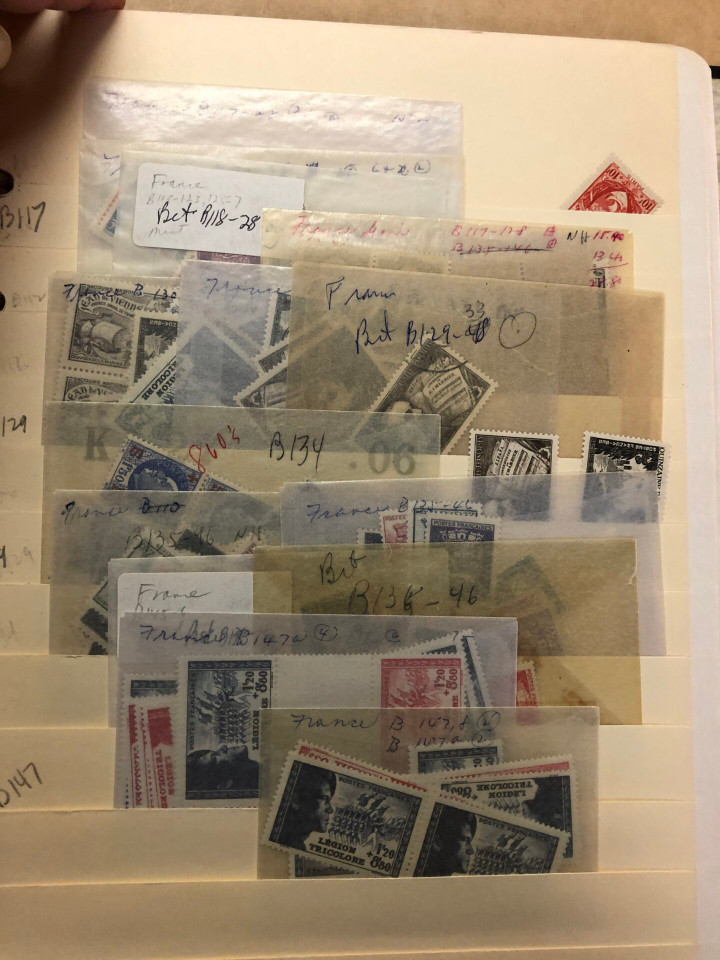 FRANCE – PREMIUM BACK-OF-THE-BOOK SELECTION – 426232