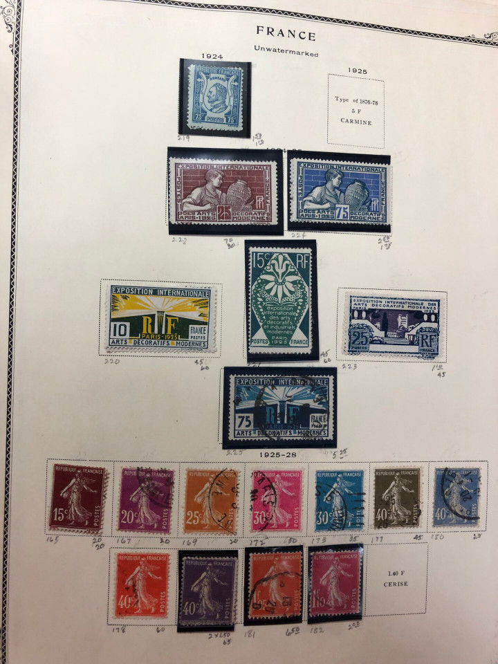 FRANCE – LOVELY COLLECTION IN BROWN SCOTT ALBUM – 426621