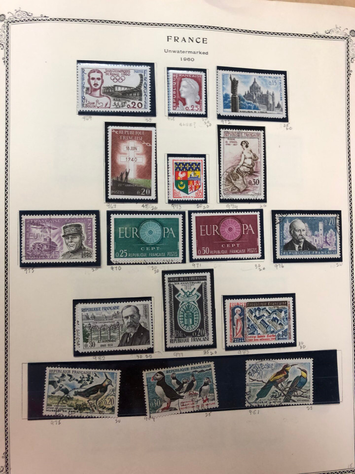 FRANCE – LOVELY COLLECTION IN BROWN SCOTT ALBUM – 426621