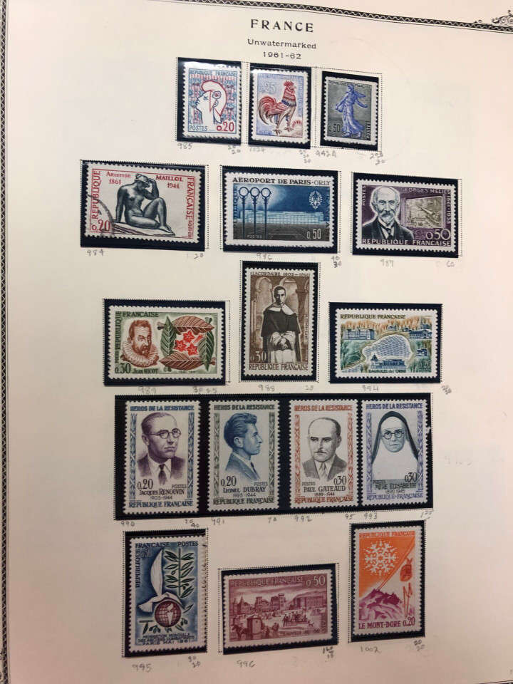 FRANCE – LOVELY COLLECTION IN BROWN SCOTT ALBUM – 426621