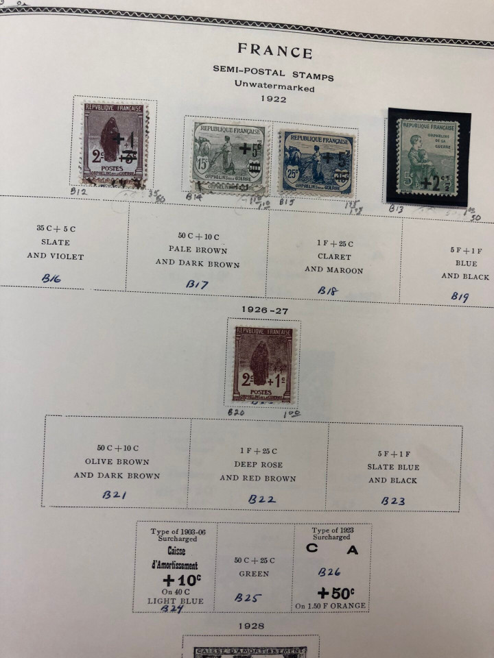 FRANCE – LOVELY COLLECTION IN BROWN SCOTT ALBUM – 426621