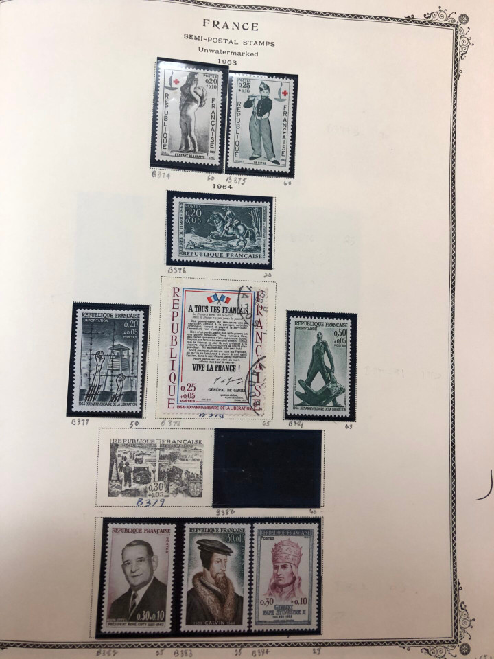 FRANCE – LOVELY COLLECTION IN BROWN SCOTT ALBUM – 426621