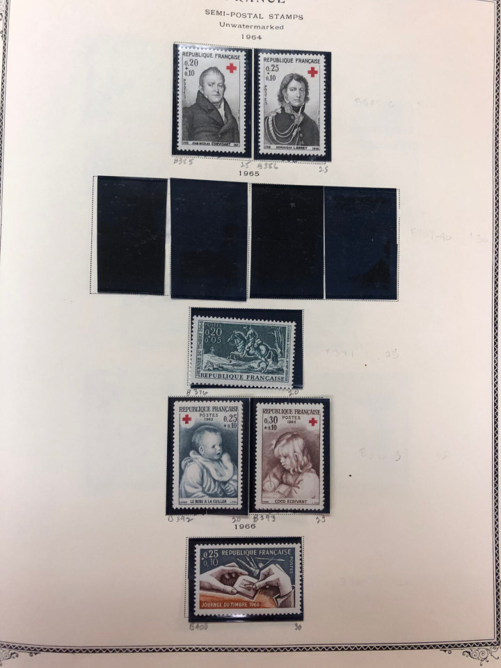 FRANCE – LOVELY COLLECTION IN BROWN SCOTT ALBUM – 426621