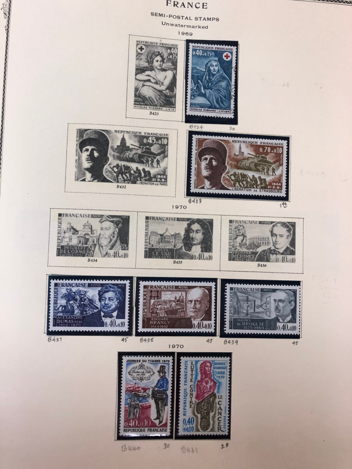 FRANCE – LOVELY COLLECTION IN BROWN SCOTT ALBUM – 426621