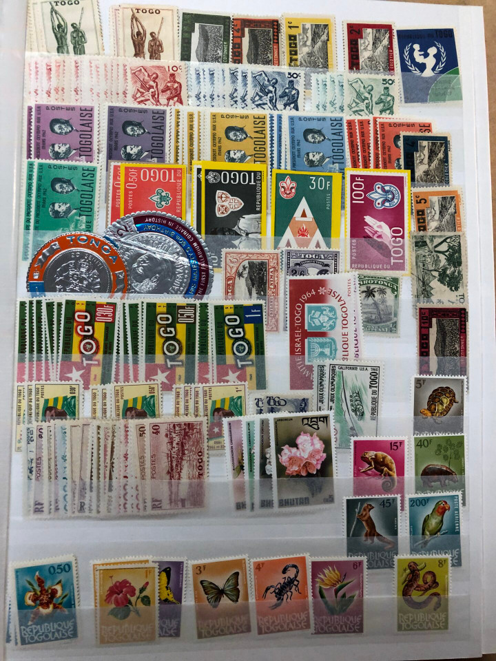 DIVERSE MINT INTERNATIONAL SELECTION OF THOUSANDS – 425421