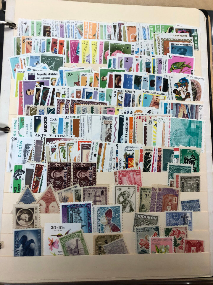 DIVERSE MINT INTERNATIONAL SELECTION OF THOUSANDS – 425421