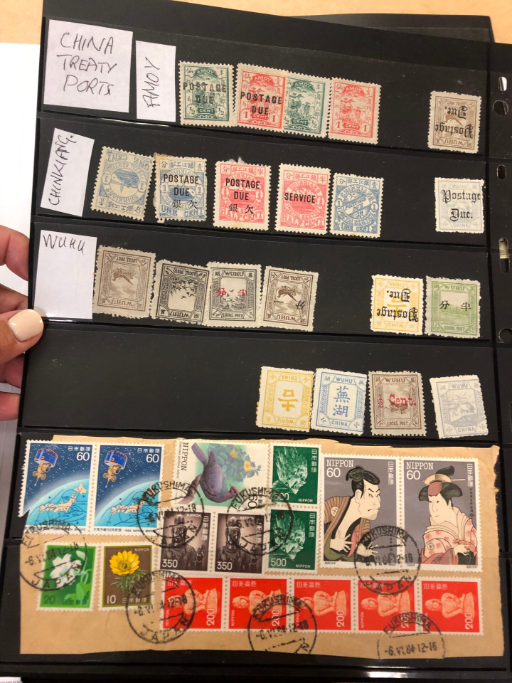 AN AMUSING INTERNATIONAL SELECTION – 425417