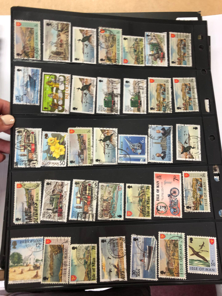 AN AMUSING INTERNATIONAL SELECTION – 425417