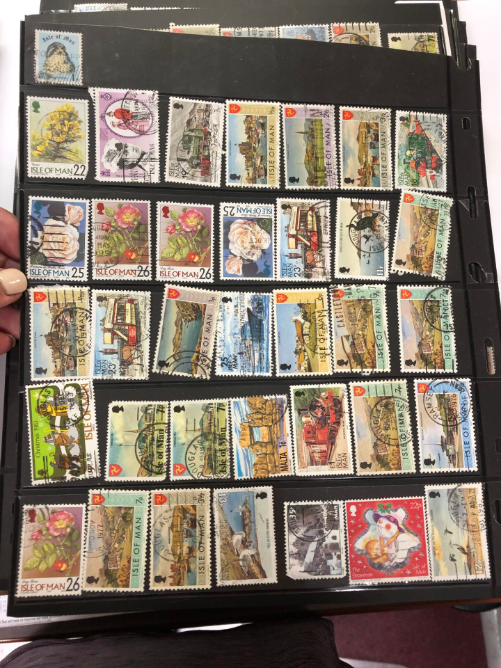 AN AMUSING INTERNATIONAL SELECTION – 425417