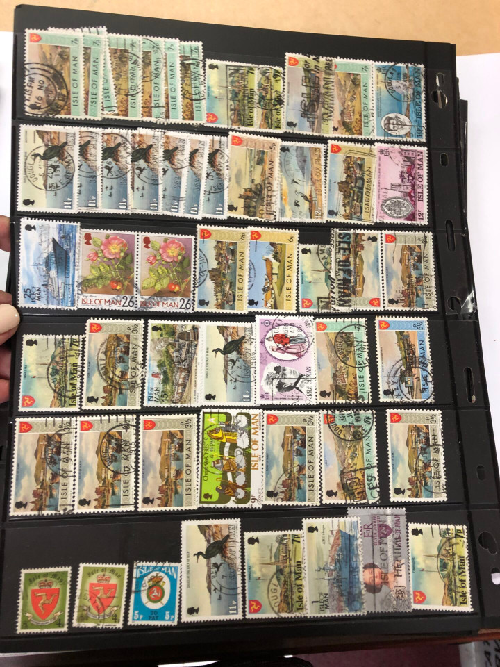 AN AMUSING INTERNATIONAL SELECTION – 425417