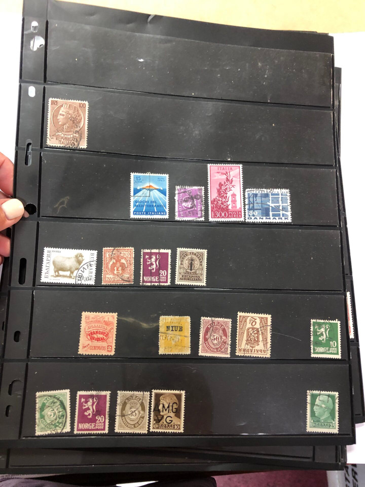 AN AMUSING INTERNATIONAL SELECTION – 425417