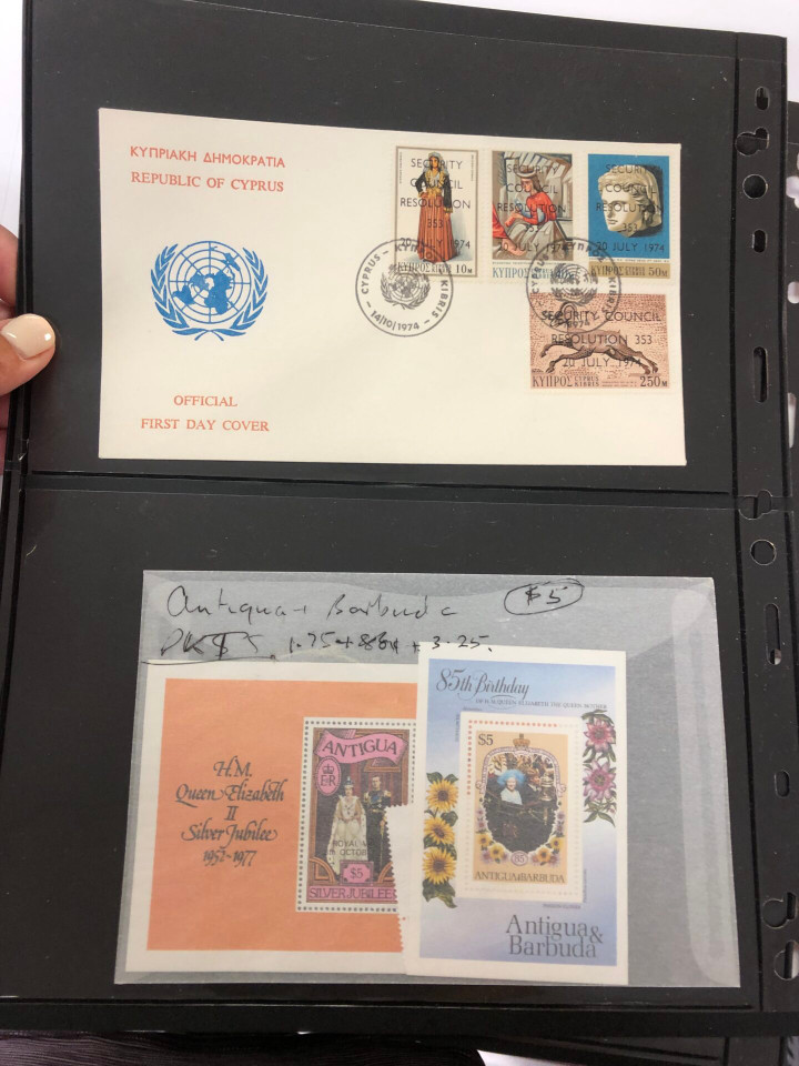 AN AMUSING INTERNATIONAL SELECTION – 425417